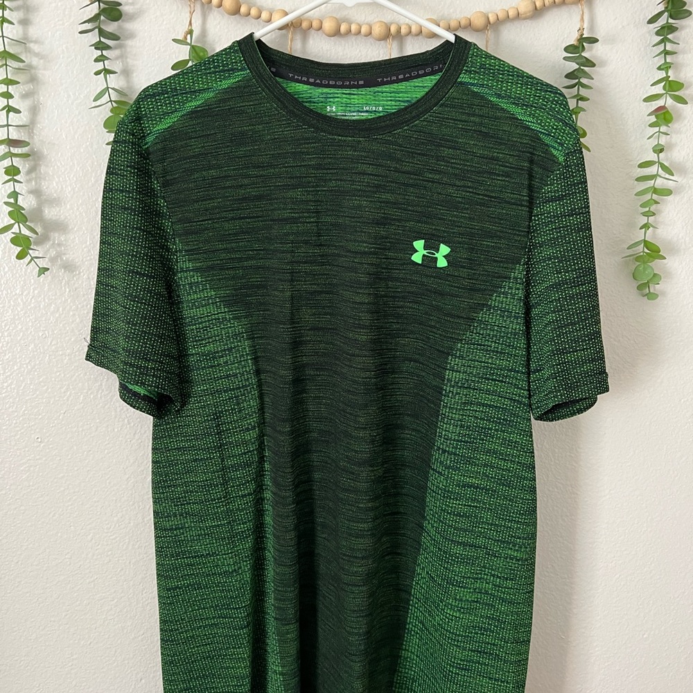 Men UnderArmour fitted workout Tshirt